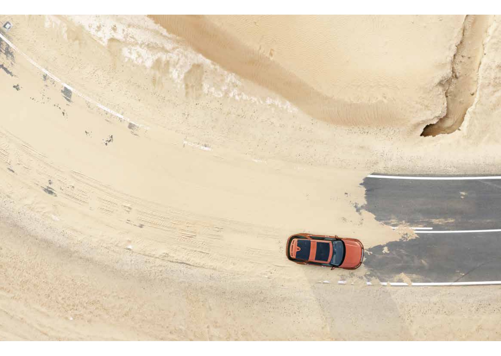 2017 Land Rover Discovery Brochure Page 103